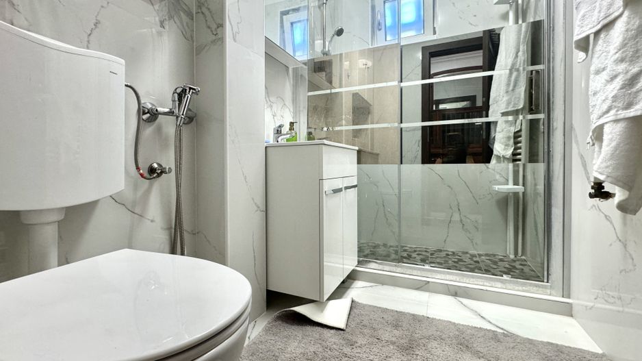 Apartament 2 camere, renovat, pet friendly, zona Central- Piata 700 - Poză 15