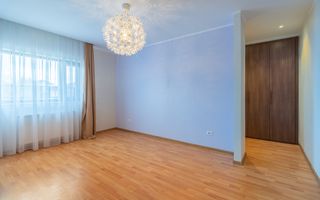 Vanzare - vila spatioasa cu gradina - Condominiu - Iancu Nicolae - Poză 8