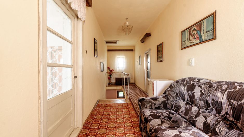 Casă cu 2 corpuri de clădire în Pecica, Arad. - Poză 13