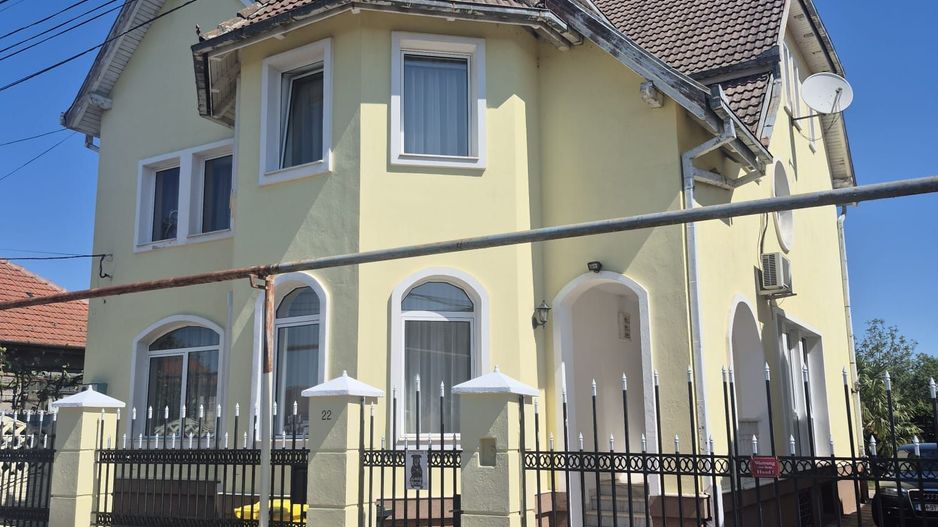 Am redus pretul - Casa deosebita pe 3 nivele in zona linistita - Poză 1