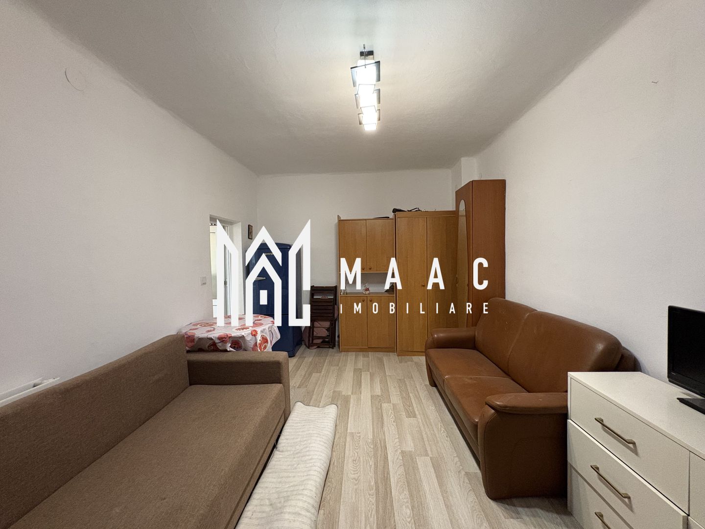 Garsoniera de inchiriat la casa I parter I Piata Cluj - Poză 1