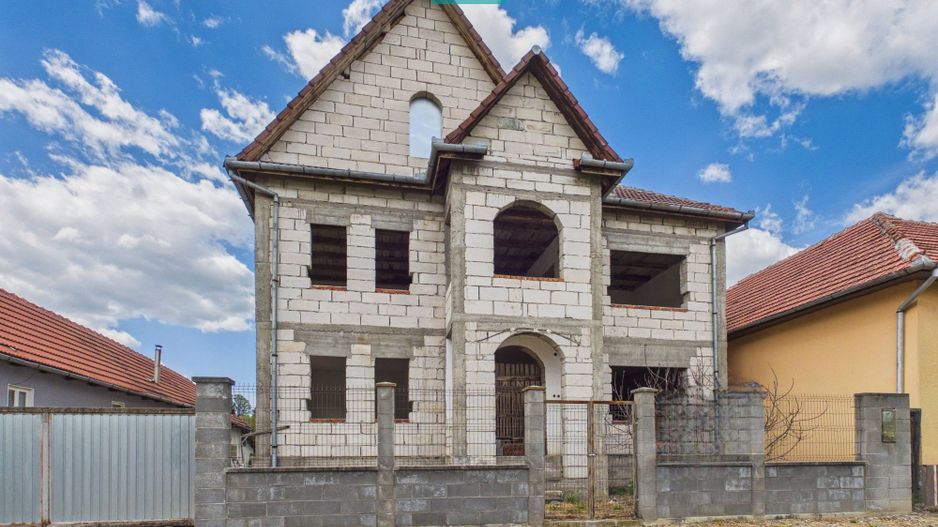 Casă cu etaj construcție nouă, în Sebiș Arad - Poză 1