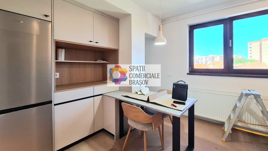 Garsoniera renovată de închiriat, Brasov, zona Centrul Civic,  43 mp. - Poză 2