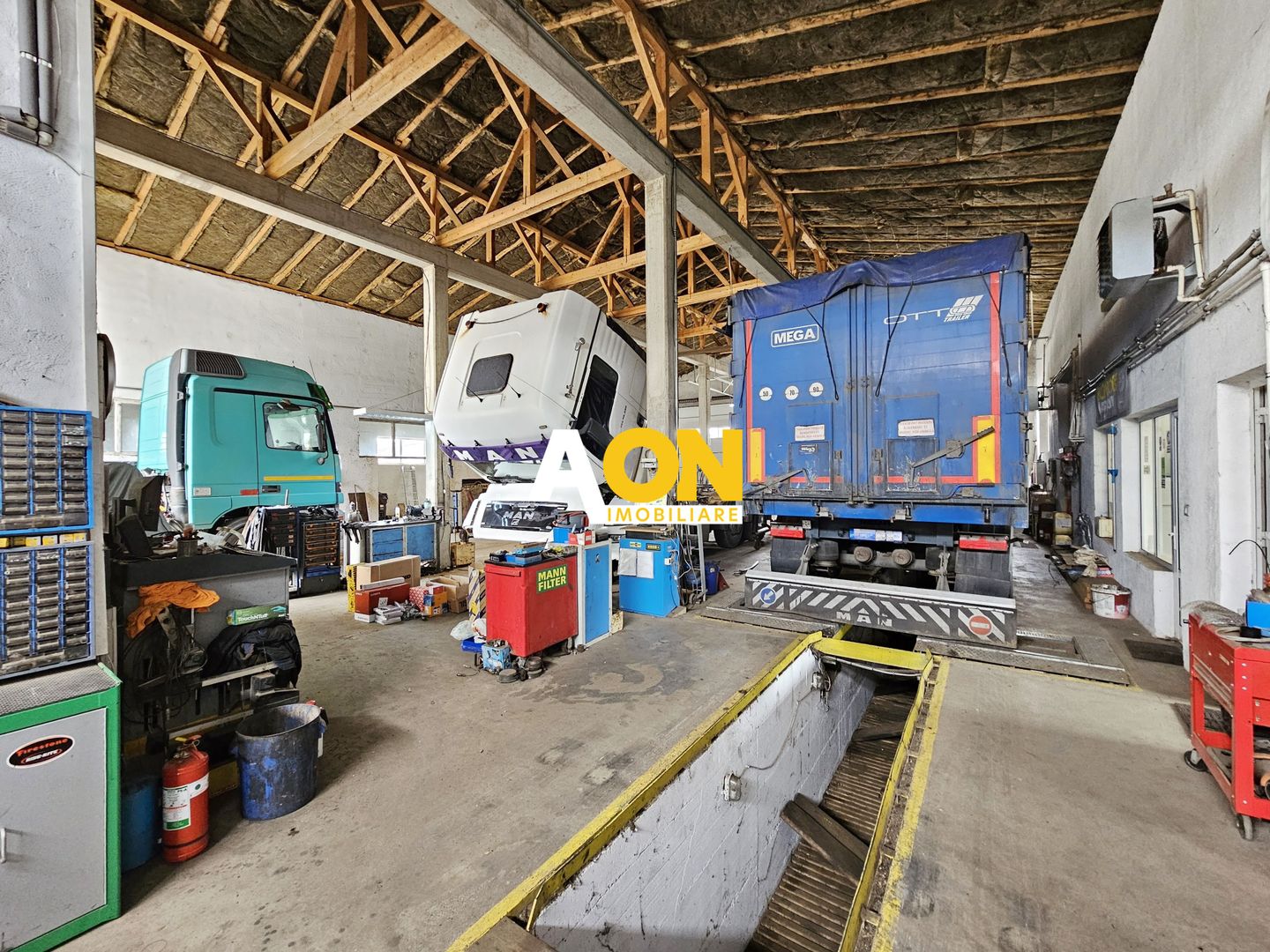 Hala amenajata ca service, 580 mp hala, 5175 mp teren, zona Ciugud - Poză 2