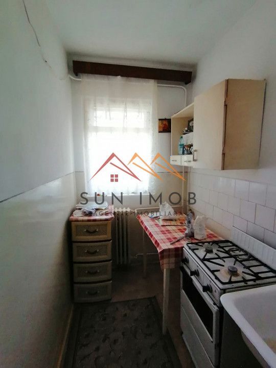 Garsoniera decomandata, 27 mp utili, zona centrala, Campina, Prahova - Poză 3