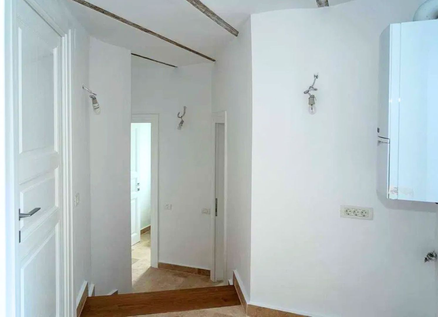 Apartament 5 camere în vilă complet renovat pretabil spațiu birouri - Poză 5