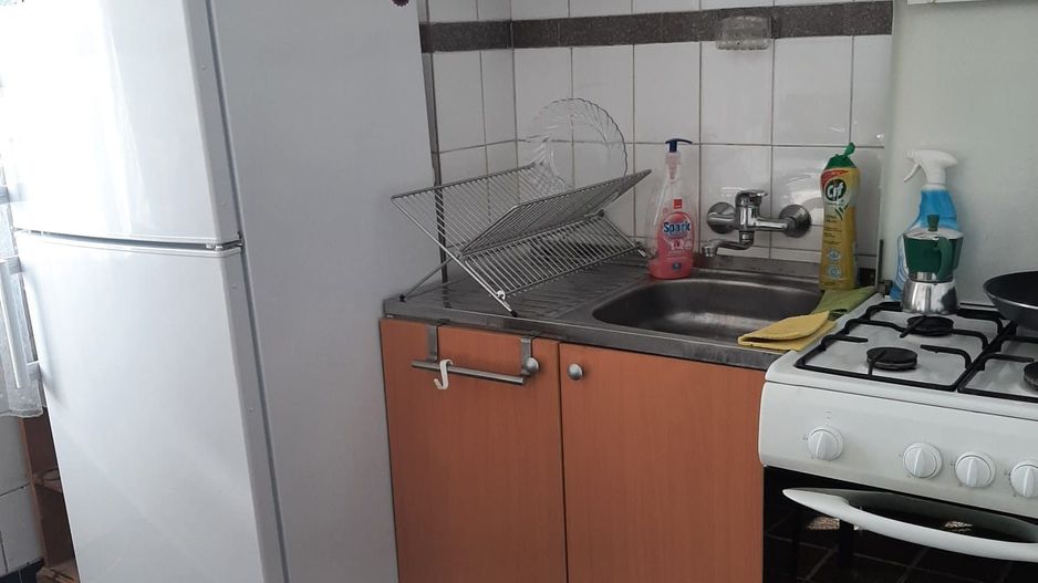 GARSONIERA NATIUNILE UNITE - BUCATARIE INCHISA, MOBILAT/ UTILAT MODERN - Poză 6