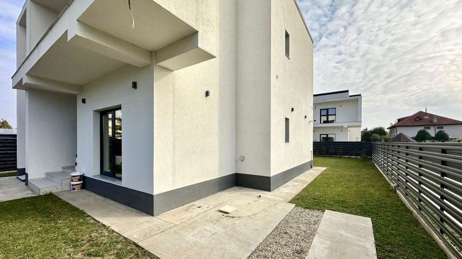 Vilă spațioasă. stil mediteranean, în Corbeanca, finisaje Premium - Poză 2