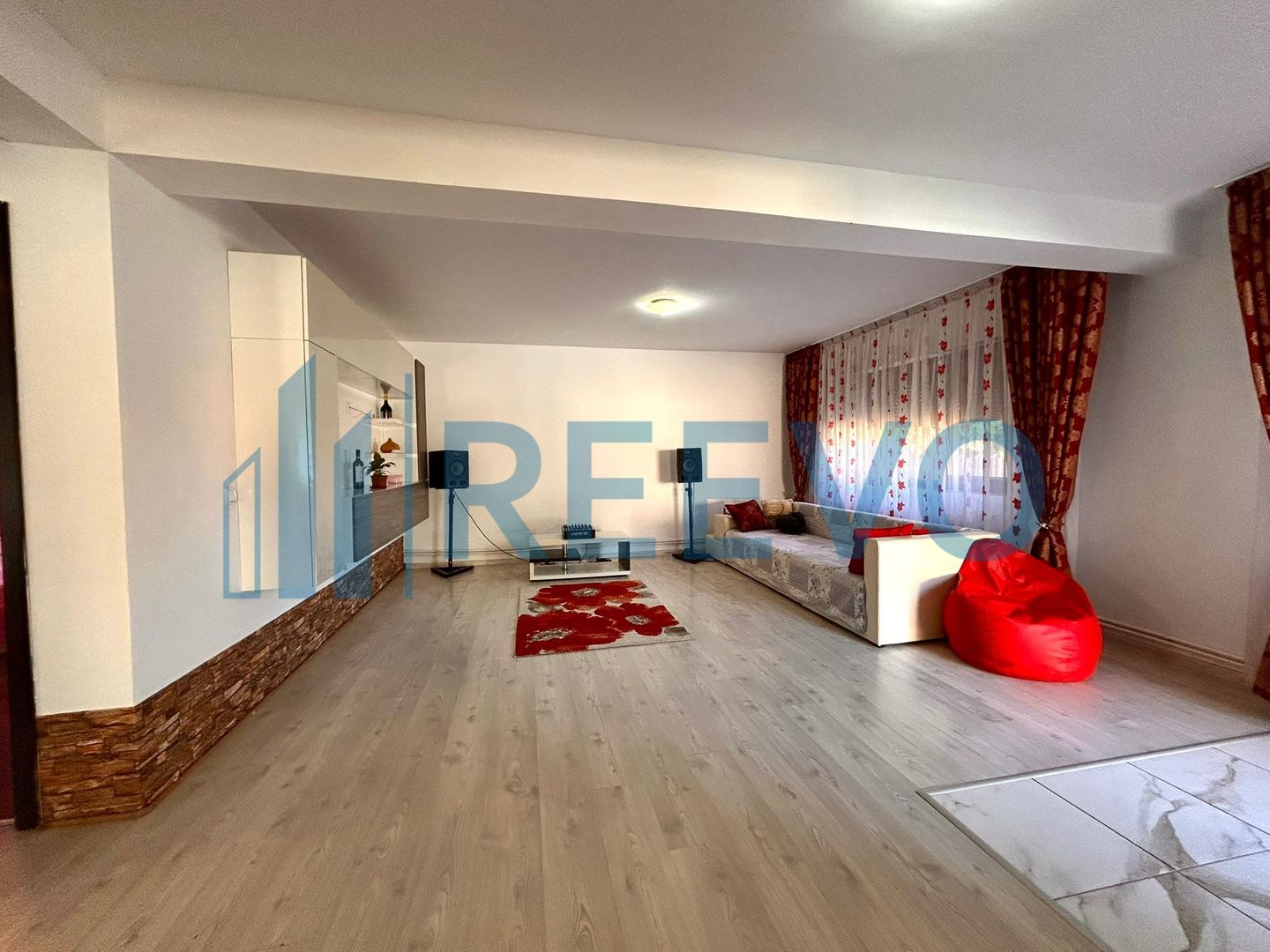 Casă/Vilă de vânzare în Letea Veche, Jud. Bacău - Poză 3