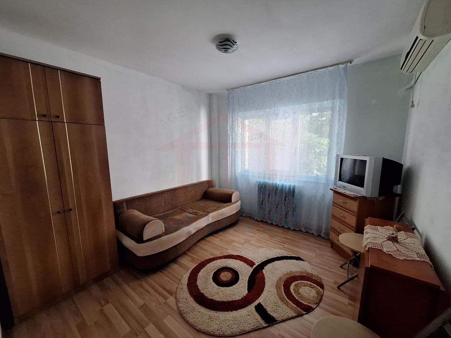 🏛️ De închiriat 2 camere, Micro 20, 350 euro/luna - Poză 3