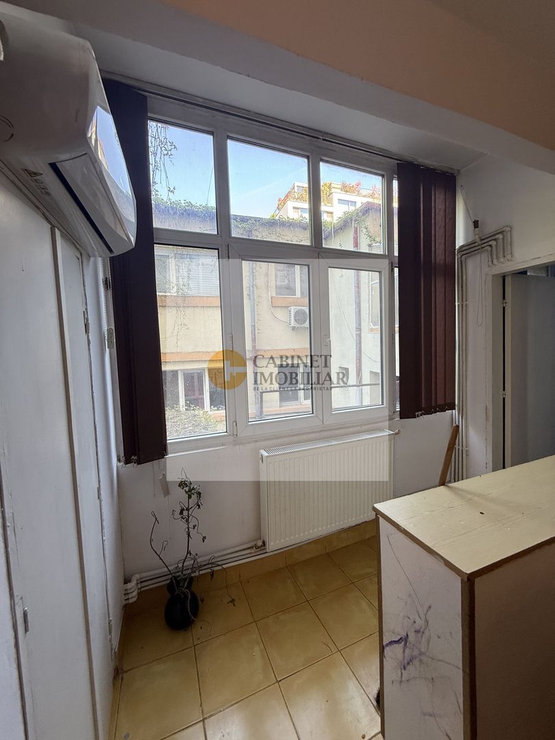 2 camere I Piata Sfintii Voievozi - Victoriei I Parter inalt - Poză 9