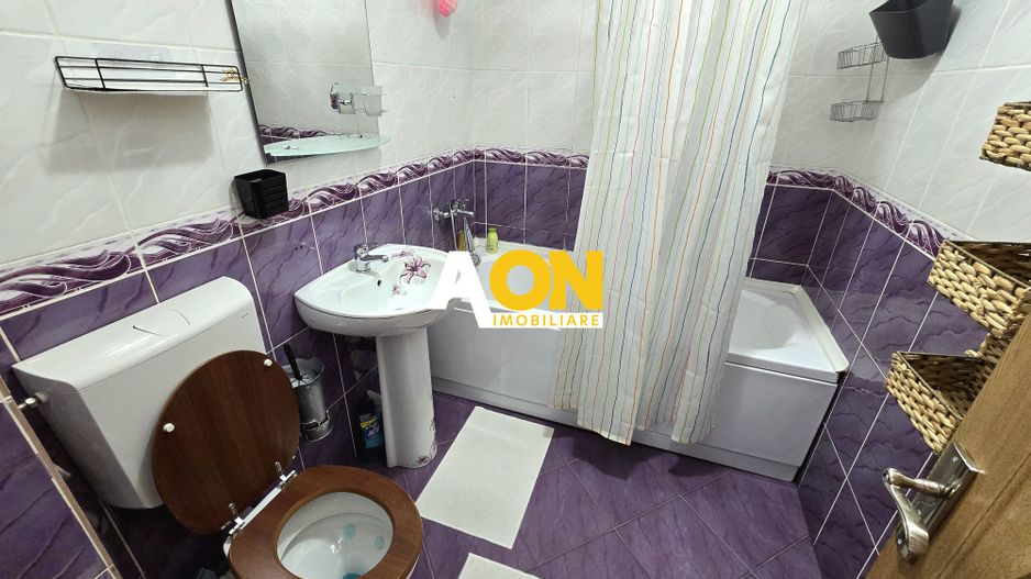 Apartament cu 3 Camere, Bloc Nou, Zona Centru - Poză 9