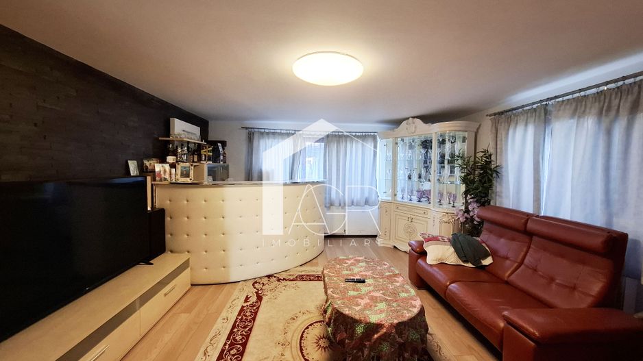 Casa cu 5 camere de vanzare, Tantareni - Poză 2