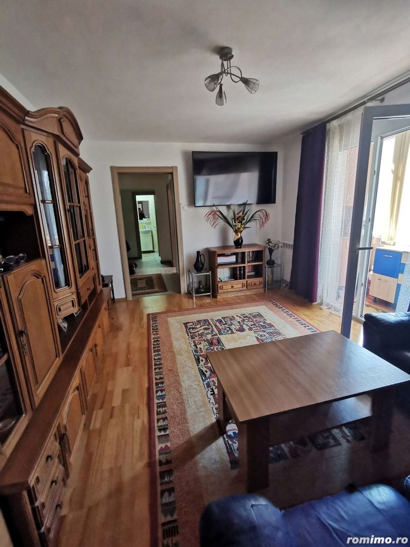 Proprietar , vand apartament , 4 camere cu centrala termica , boxa si loc parcare adp - Poză 6