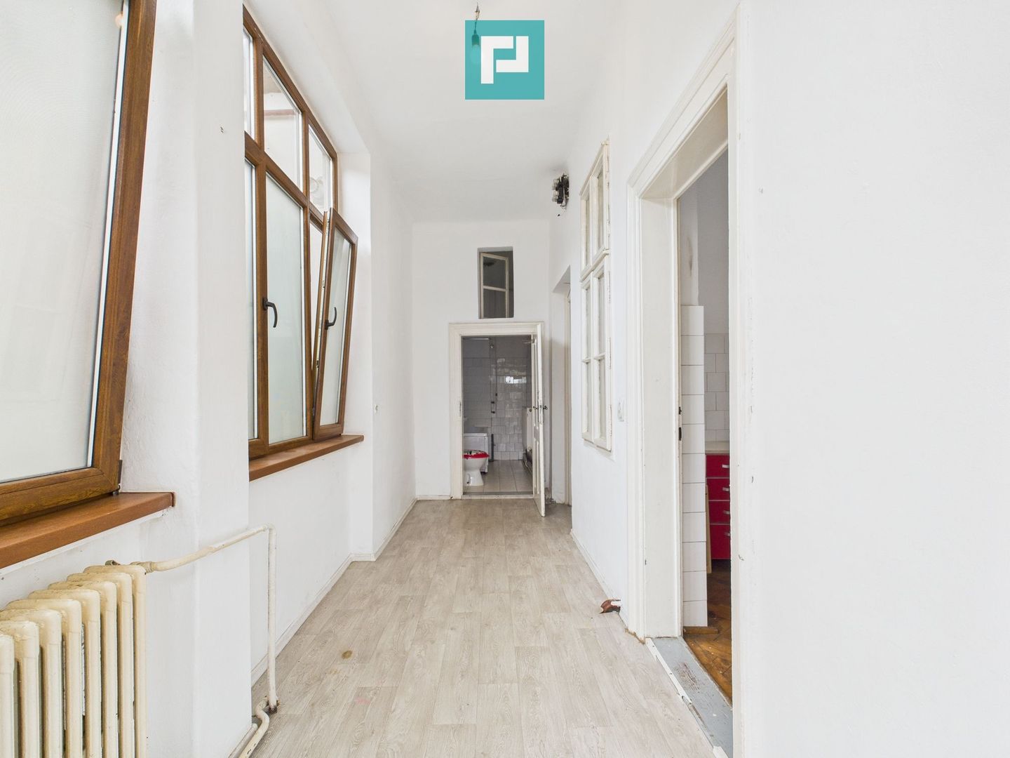 Casă 2 camere + anexe, teren 234 mp. - Poză 4