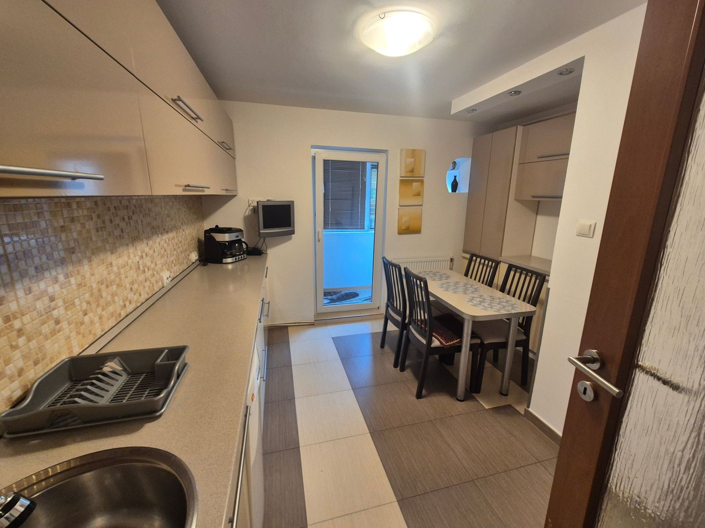 Închiriez apartament 2 camere Micro 4 - Poză 6