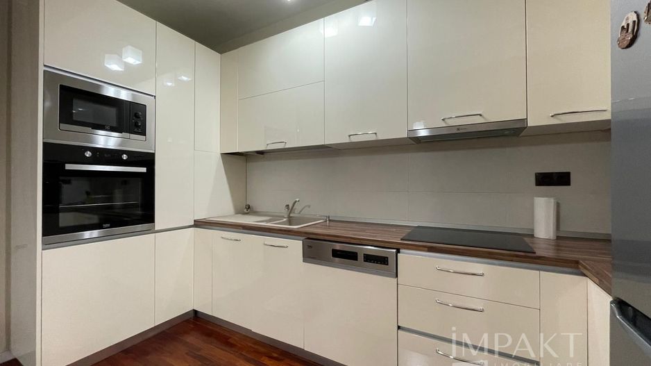 Apartament lux,  prima inchiriere-  4 camere + 2 locuri parcare - Poză 14