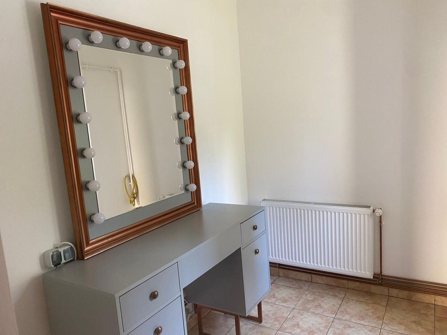 Inchiriere spatiu pentru birouri, Salon - Frizerie, etc., Craiovei - Poză 2