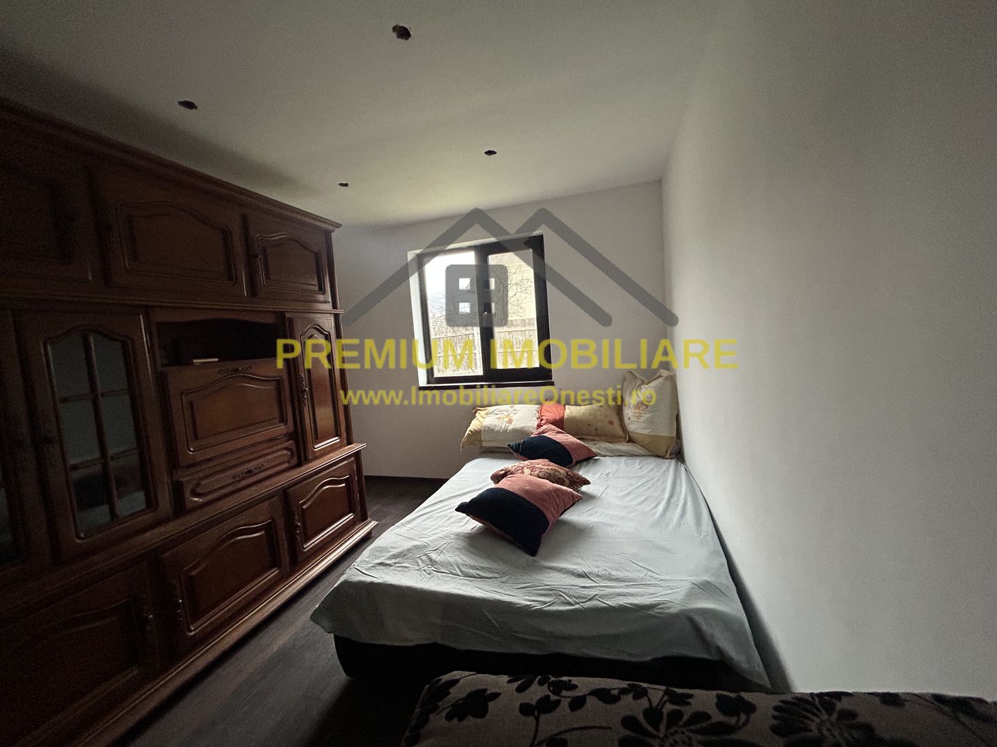 Casa de vanzare in Slanic Moldova . - Poză 3