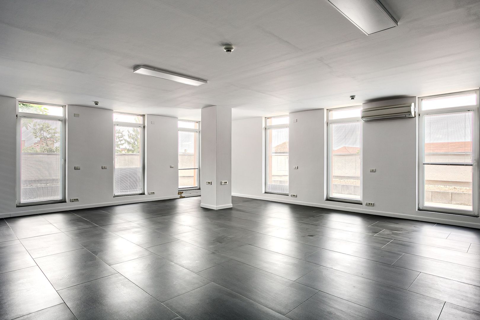 Închiriat! Spațiu de birouri ultracentral Arad - Poză 1