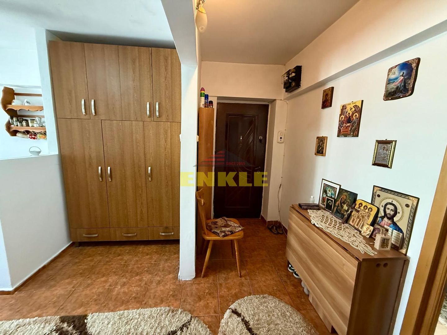 Apartament spațios de vânzare – Zona Școala 16 - Poză 7