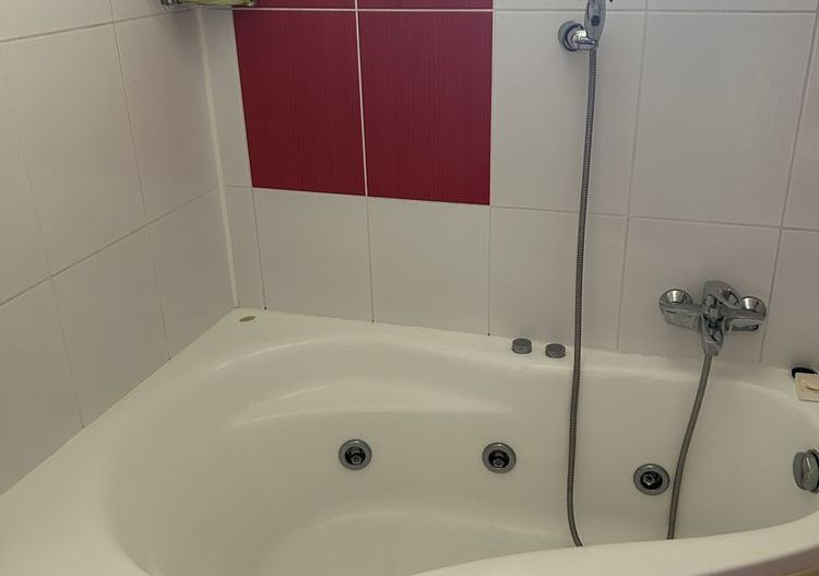 3 camere decomandat, centrala proprie, parcare inclusă, AC în fiecare cameră - Poză 6