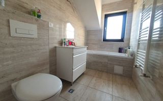 Locuință modernă, 2 camere decomandate, bloc tip vilă, Sânpetru - Poză 10