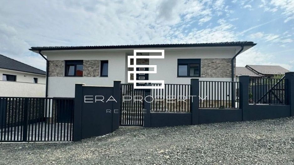 Casă individuală , garaj, teren 450 mp- Selimbar - Poză 1