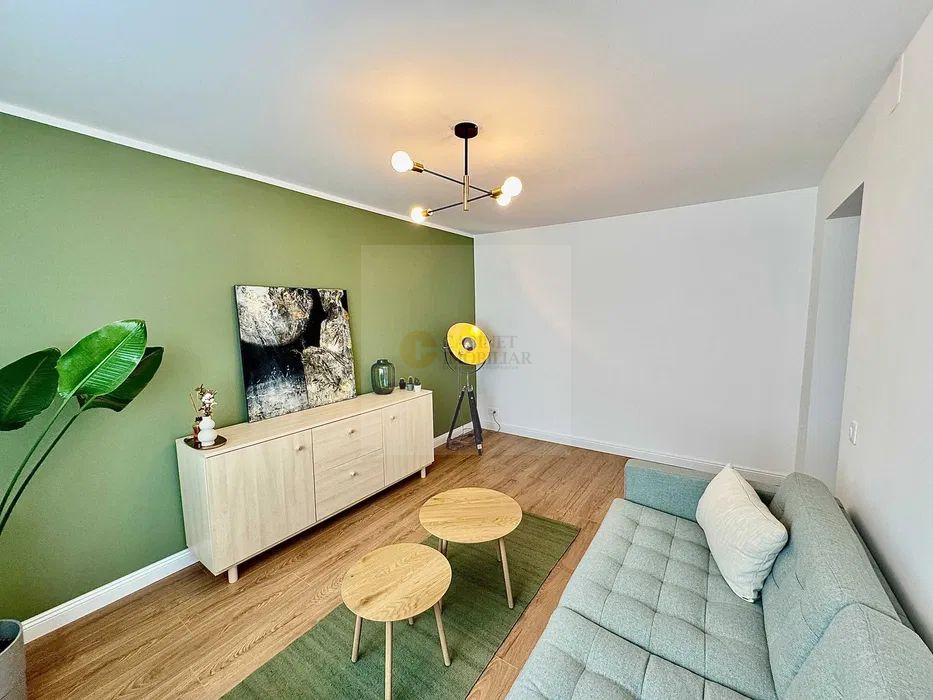 Apartament decomandat 2 camere |  Piata Victoriei - Poză 2