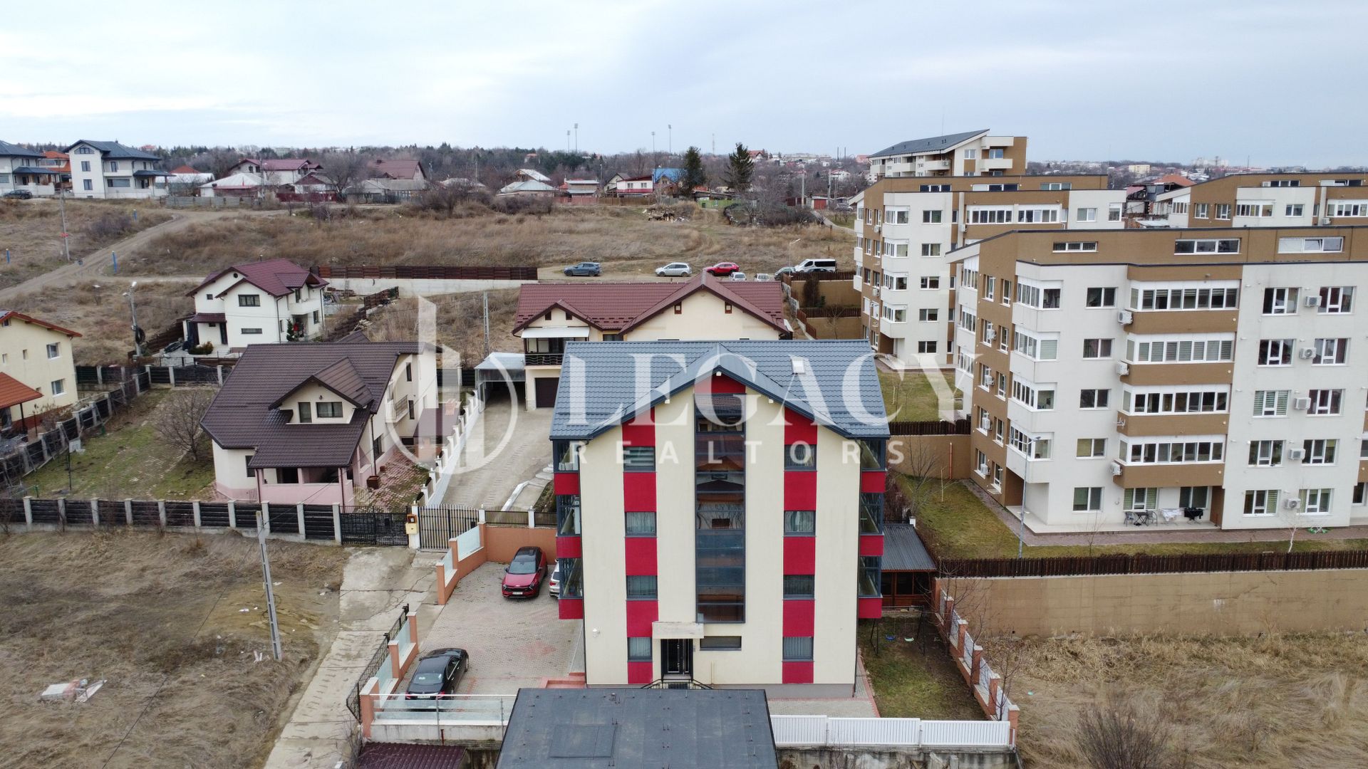 De vânzare - Vilă P+3E+M cu 7 apartamente, Păcurari-Alpha Bank - Poză 10