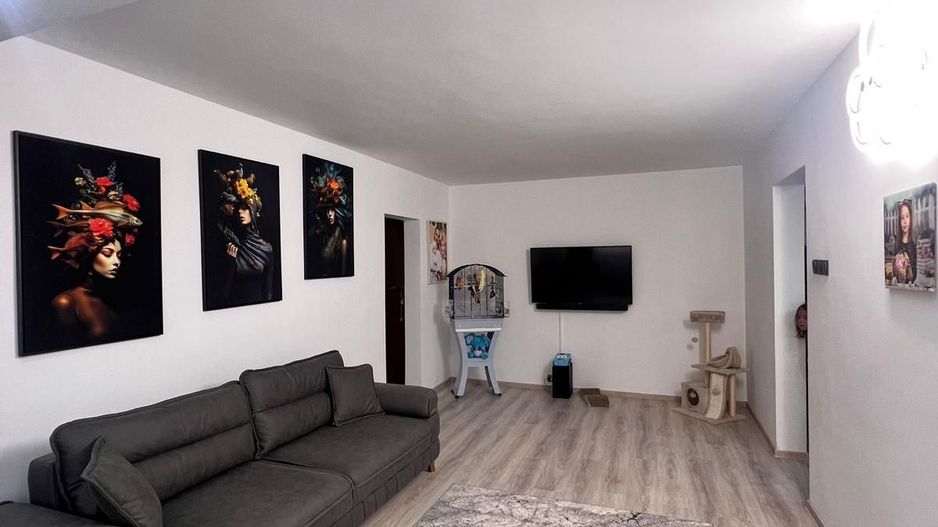 Apartament 3 camere, 62 mp, zona Scoala nr. 11 - fostul Complex Continental - Poză 1