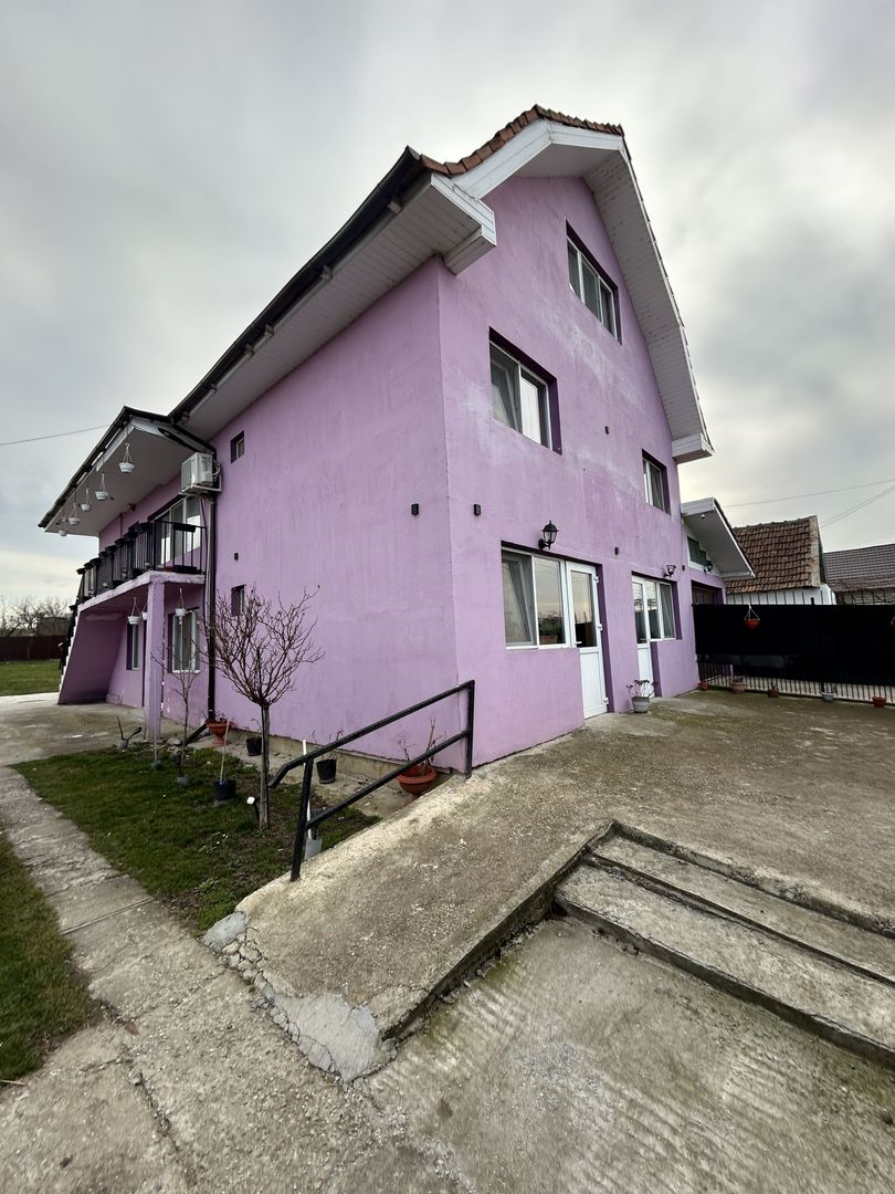 Azil 14 camere și 8000mp teren localitatea Sacădat - Poză 1