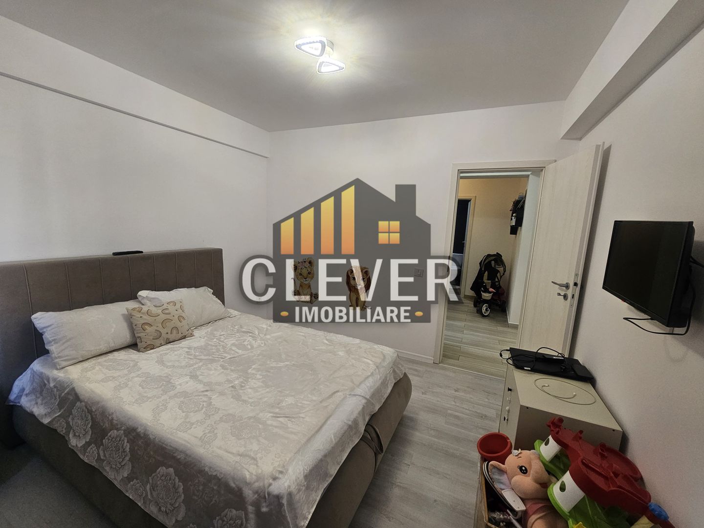Apartament 3 camere Mobilat Utilat Loc de Parcare Inclus - Poză 2