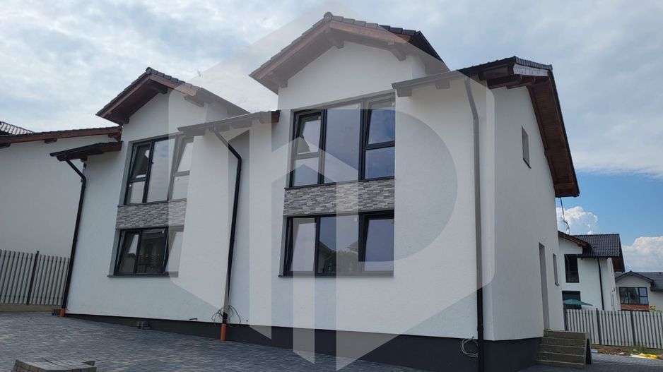Duplex 4 Camere 2 Bai 2 locuri de parcare - Teren generos - Poză 2