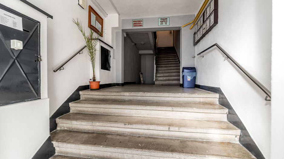 Apartament 3 camere, etaj 1,  zona Băncilor / Podgoria - Poză 2