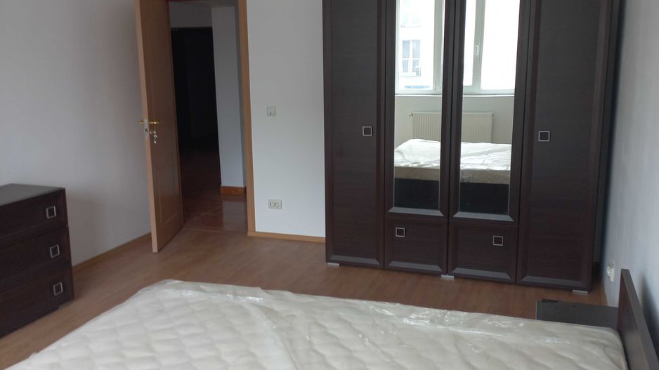 BRASADAS vinde ap 2 cam 70 mp cu parcare in zona centrala. - Poză 7