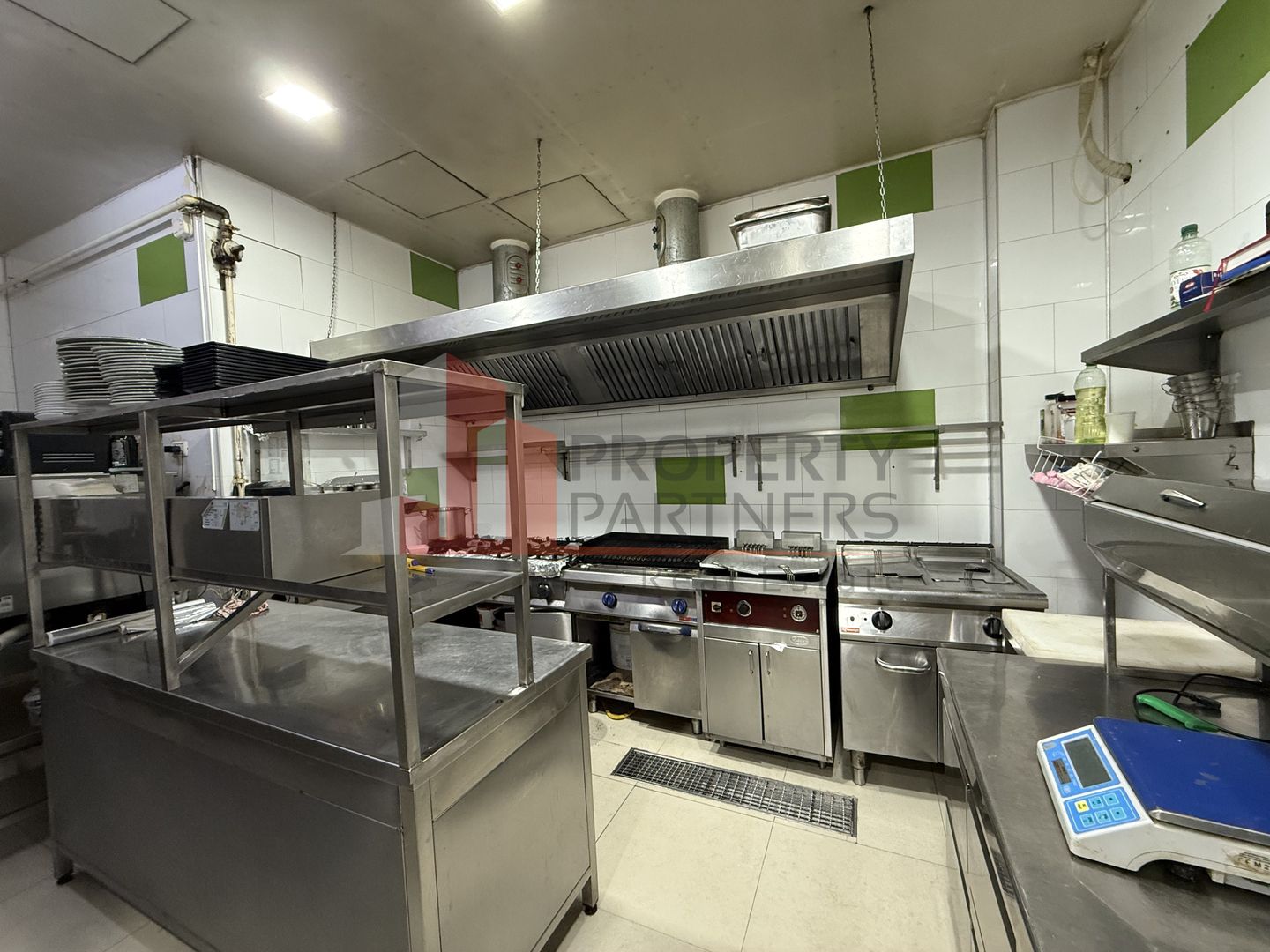 Restaurant complet mobilat si utilat, la cheie - Poză 7