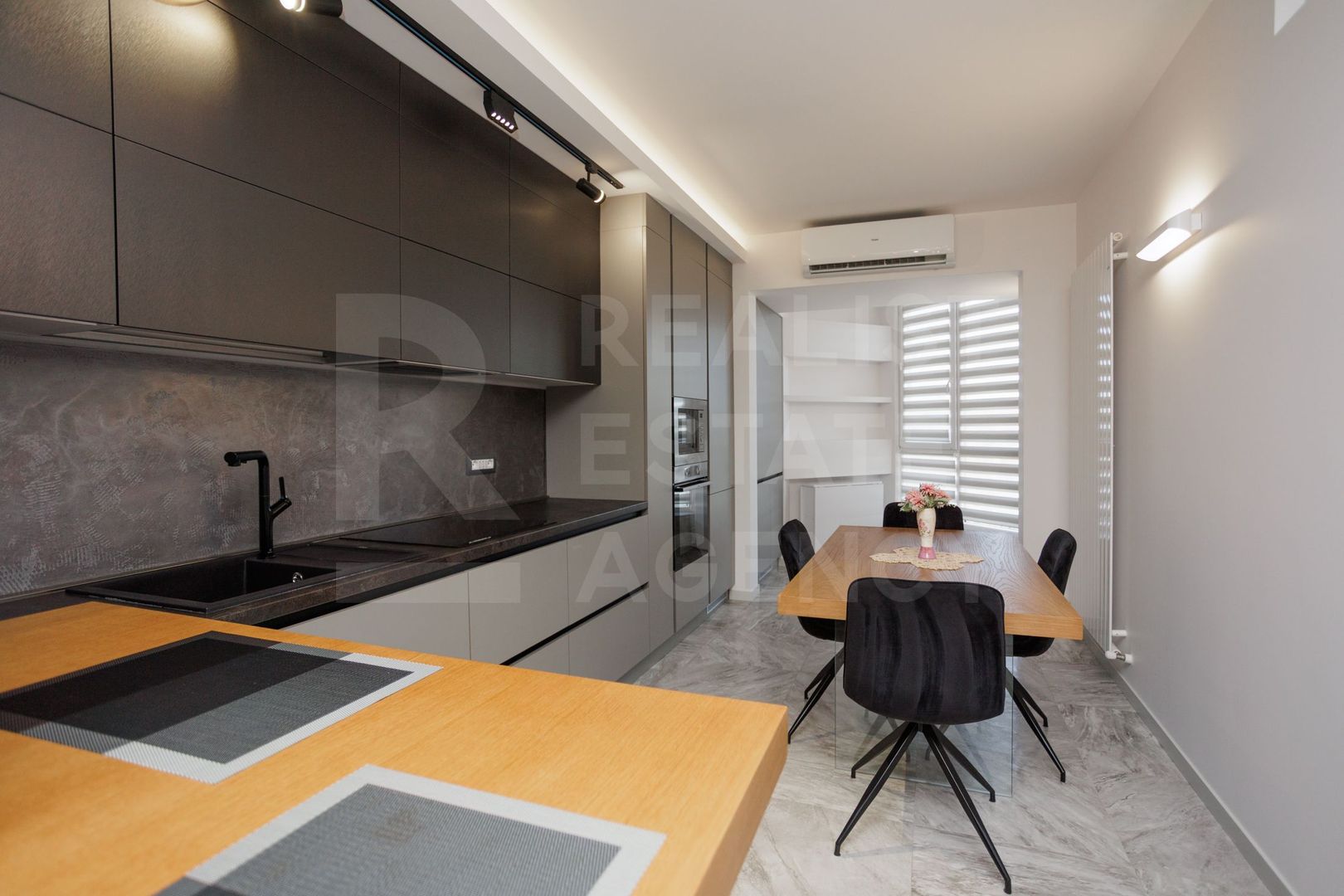 Vânzare, apartamnet 2 camere + living, str. Alba Iulia, Buiucani - Poză 1