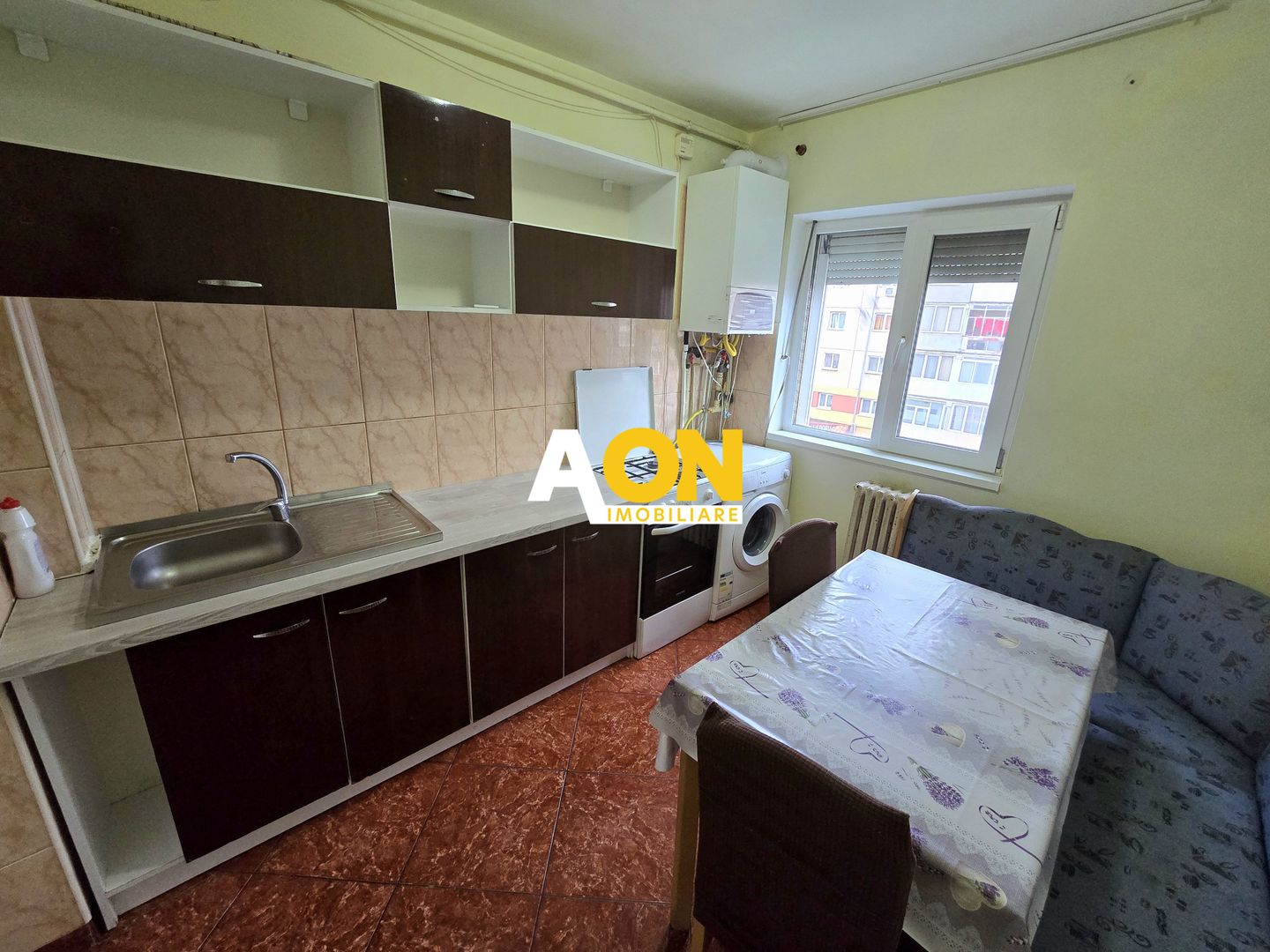 Apartament cu 2 Camere, Etaj 3, Zona Mercur - Cetate - Poză 3