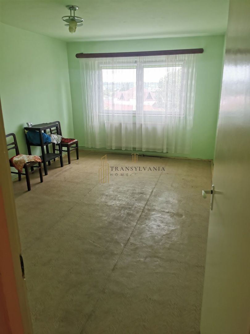 Apartament decomandat, 2 camere,  zona Vasile Aron - Poză 1