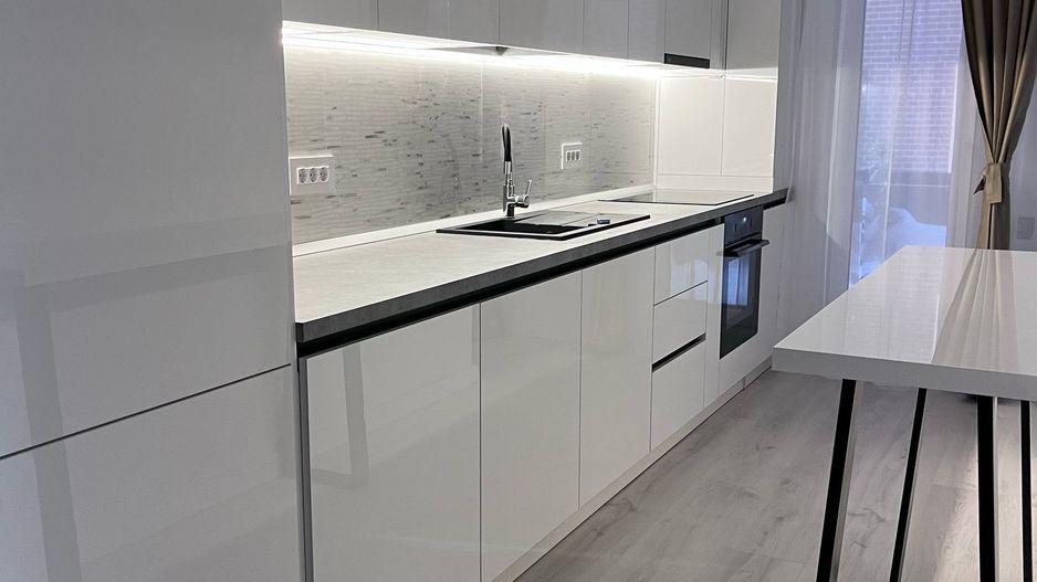 PRIMA INCHIRIERE Apart 2 cam cu terasa 12 mp si loc de pacare AMBIANCE - Poză 4