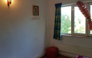 Casă cu 5 camere, mansardă și garaj în cartierul Bucium, Iași - Poză 8