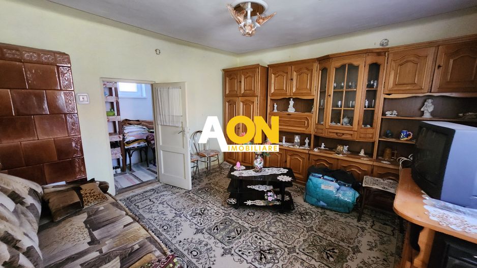 Casă cu 4 camere de vânzare în zona Barabant - Poză 4