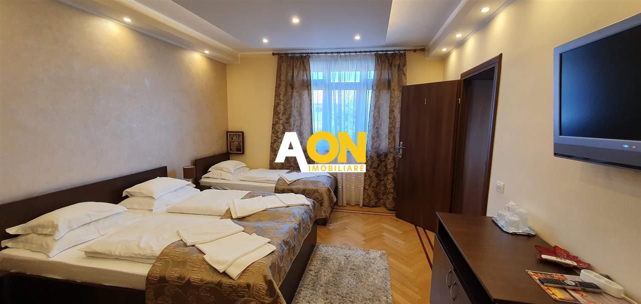 Casa 10 camere, ideala ca pensiune, zona Cetatii Alba Carolina - Poză 12