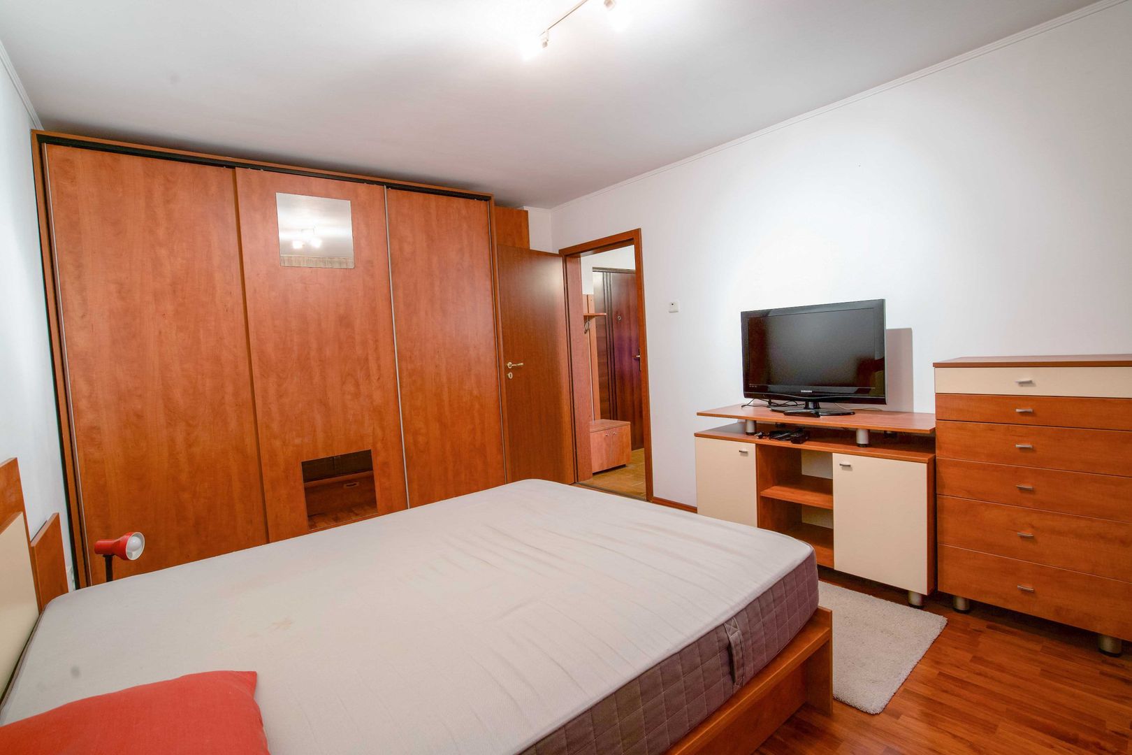 apartament 2 camere Tineretului - Poză 1