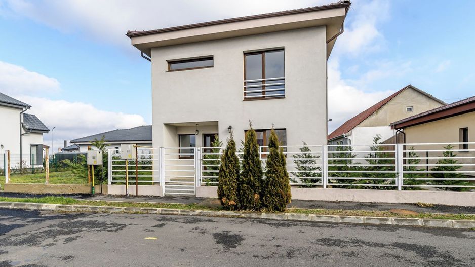 Casă de vânzare modernă și spațioasă – Comision 0%! - Poză 2