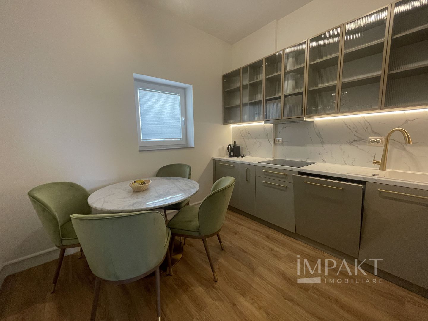 Apartament cu 2 camere, LUX in zona UMF - Poză 8