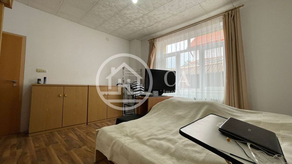 Casă de vânzare cu 3 camere si o anexa in zona Cantemir, Oeadea. - Poză 9