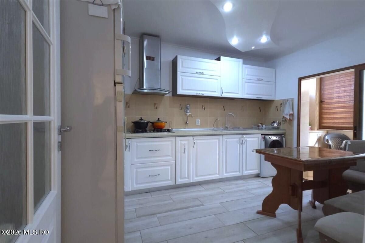 Techirghiol - Centru, casa tip duplex P+M, lot 293 mp si 154 mp utili! - Poză 29