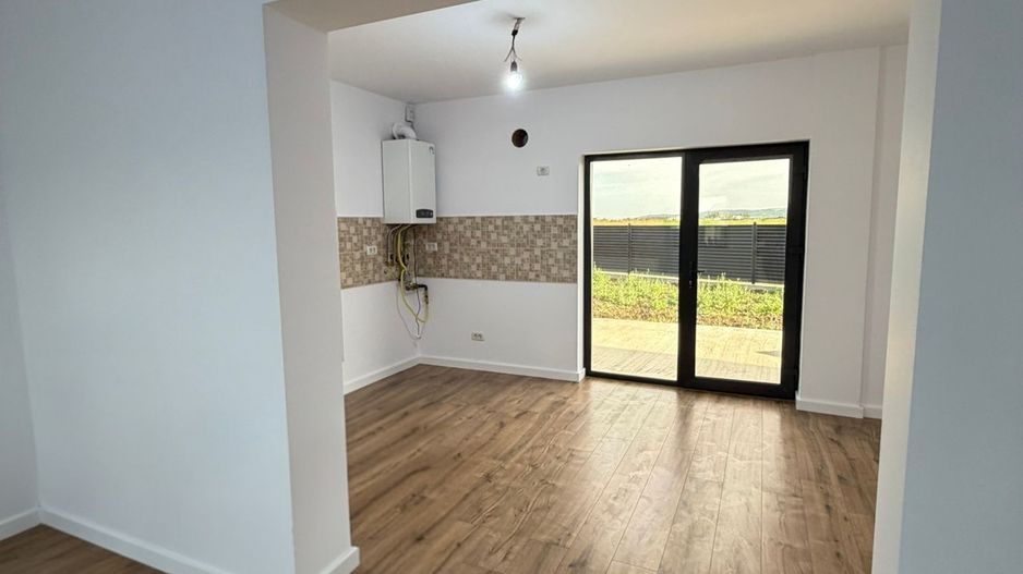 VILĂ P+1E tip DUPLEX și teren 327 mp, VASLUI zona KAUFLAND; - Poză 4